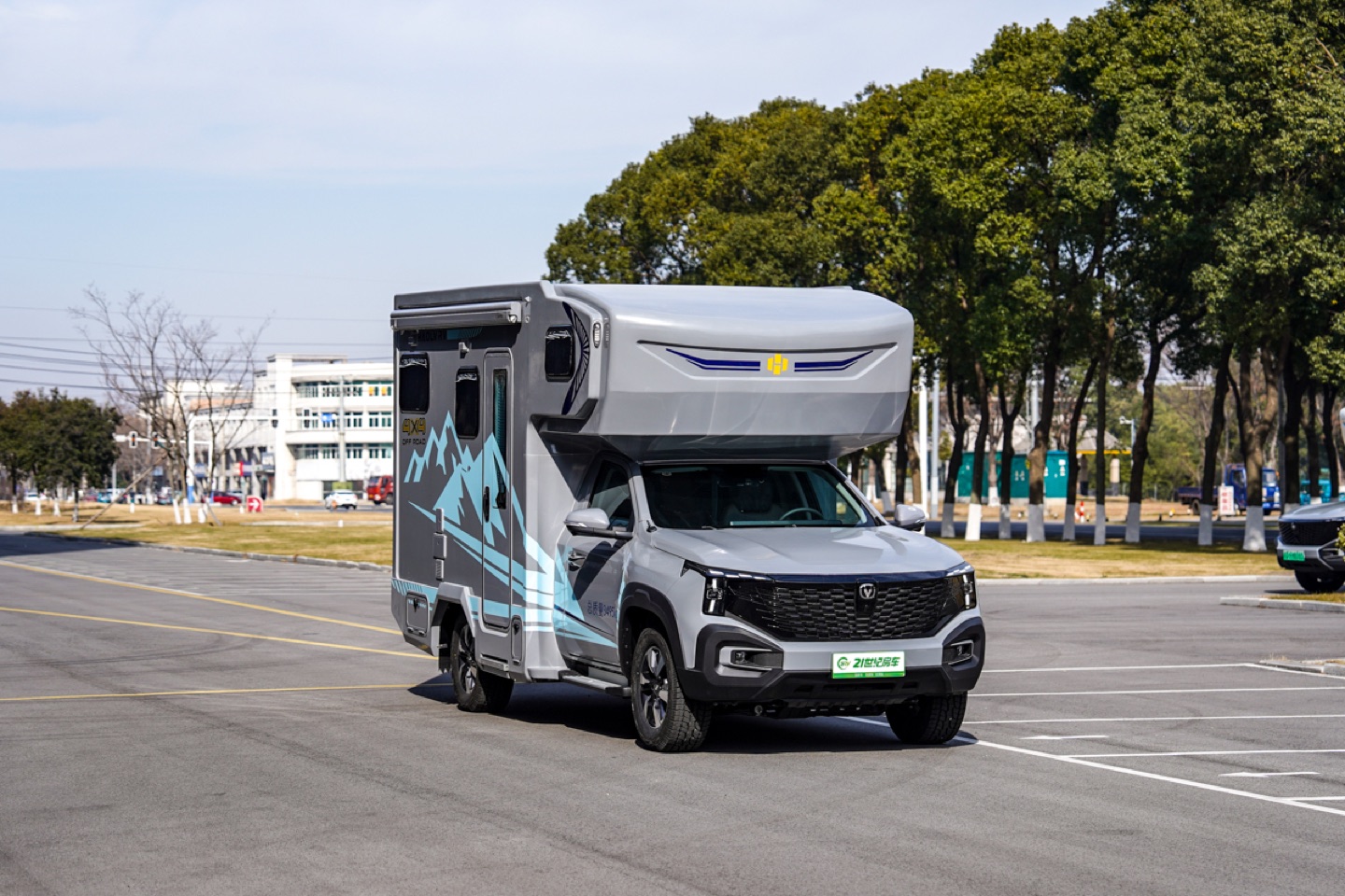 Компактный гибридный автодом HaoLv на базе Changan Hunter