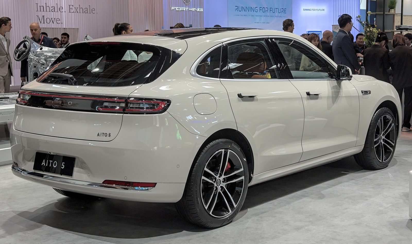 AITO M5 EV 2025 — экстерьер, вид сбоку, рынок China/Europe/import
