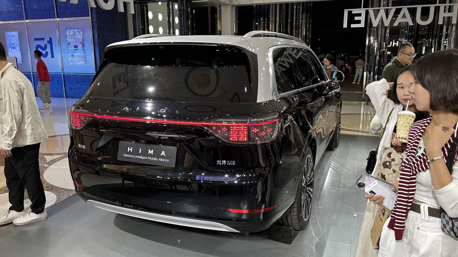 AITO M9 EREV 2024 — экстерьер, вид сзади, рынок China