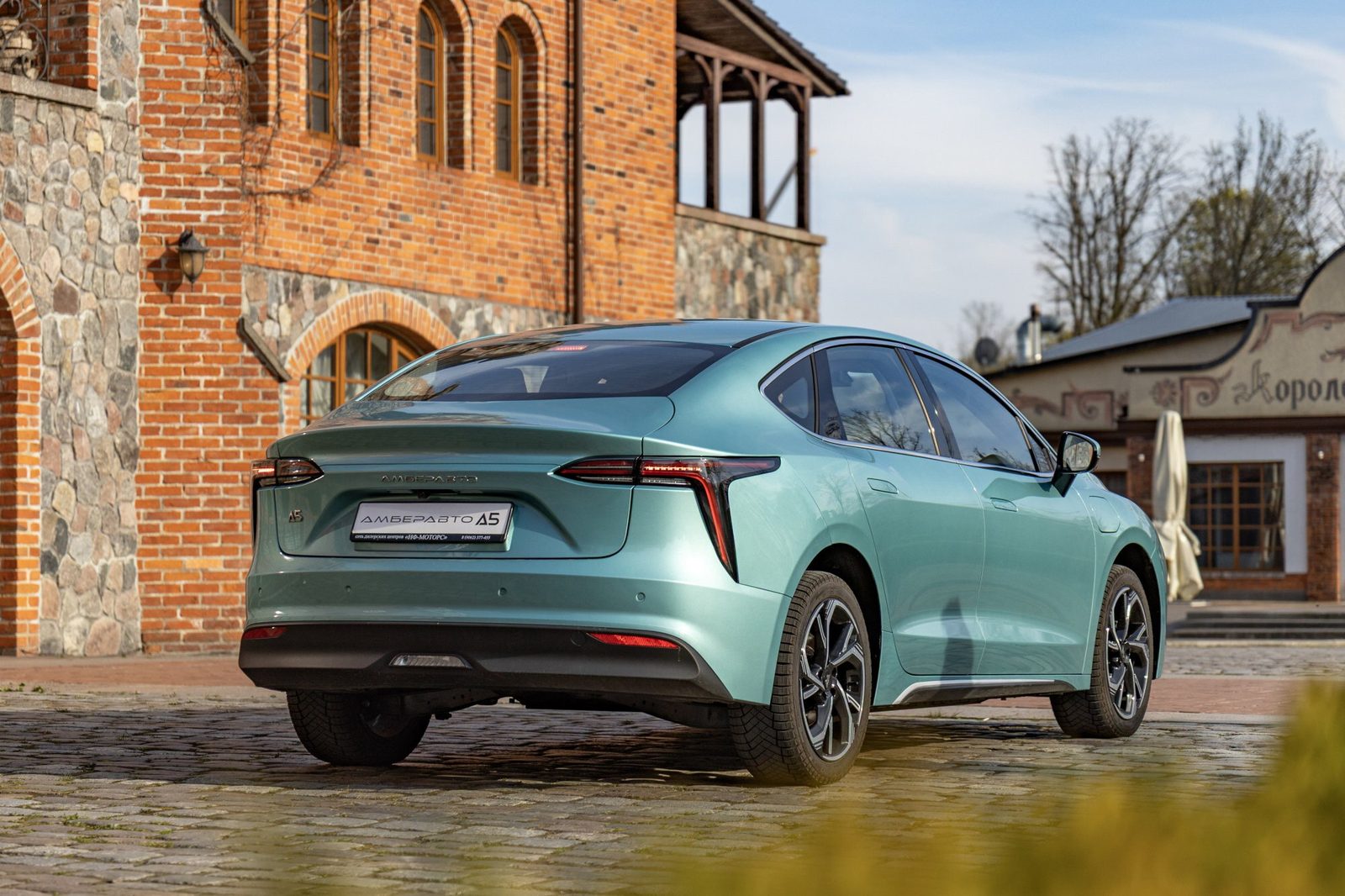Amberauto A5 2024 — главное фото модели, экстерьер, вид спереди 3/4, рынок internal_mvp