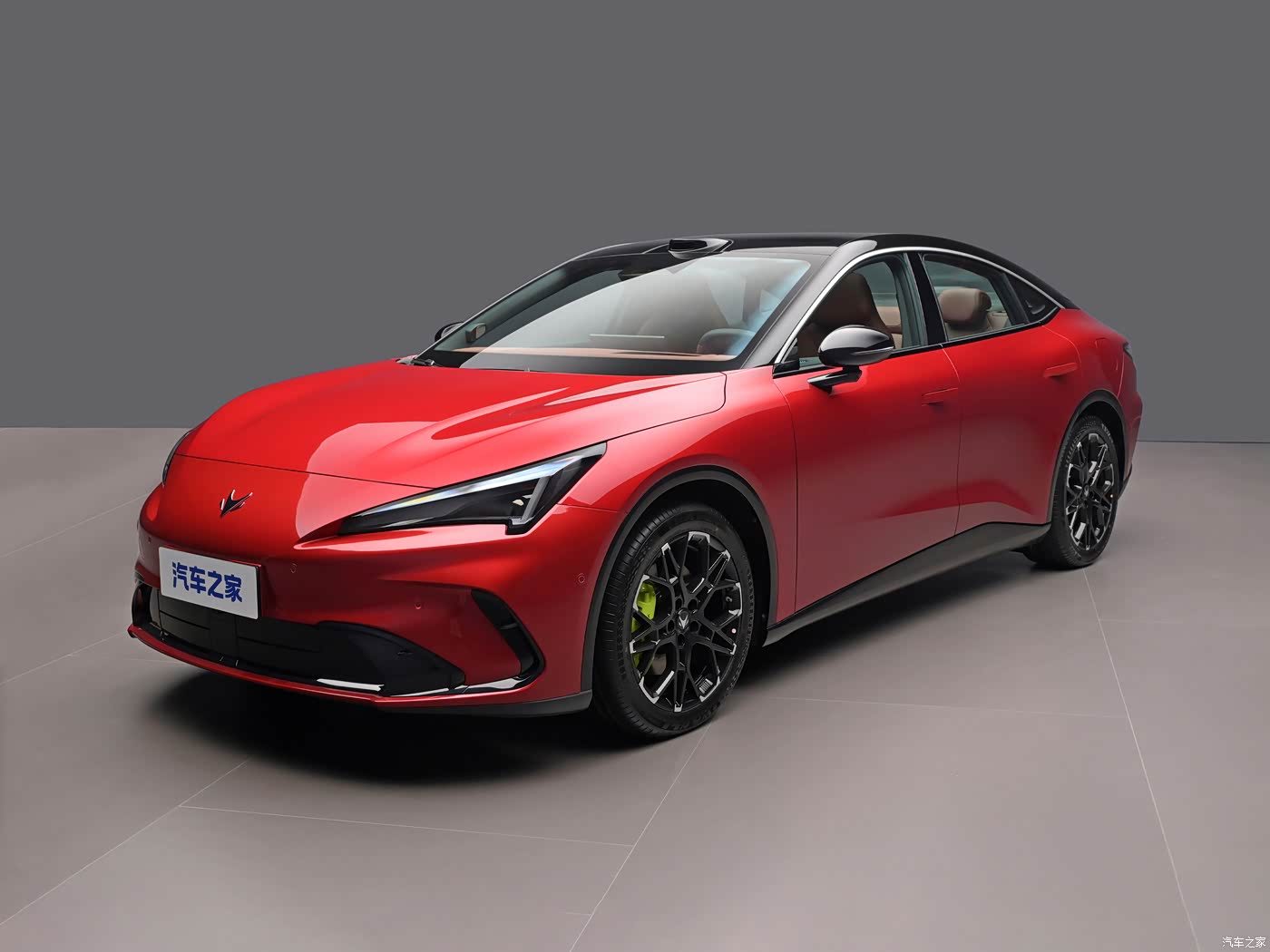 Arcfox Alpha S5 MY2027 EV — главное фото модели, экстерьер, вид спереди 3/4