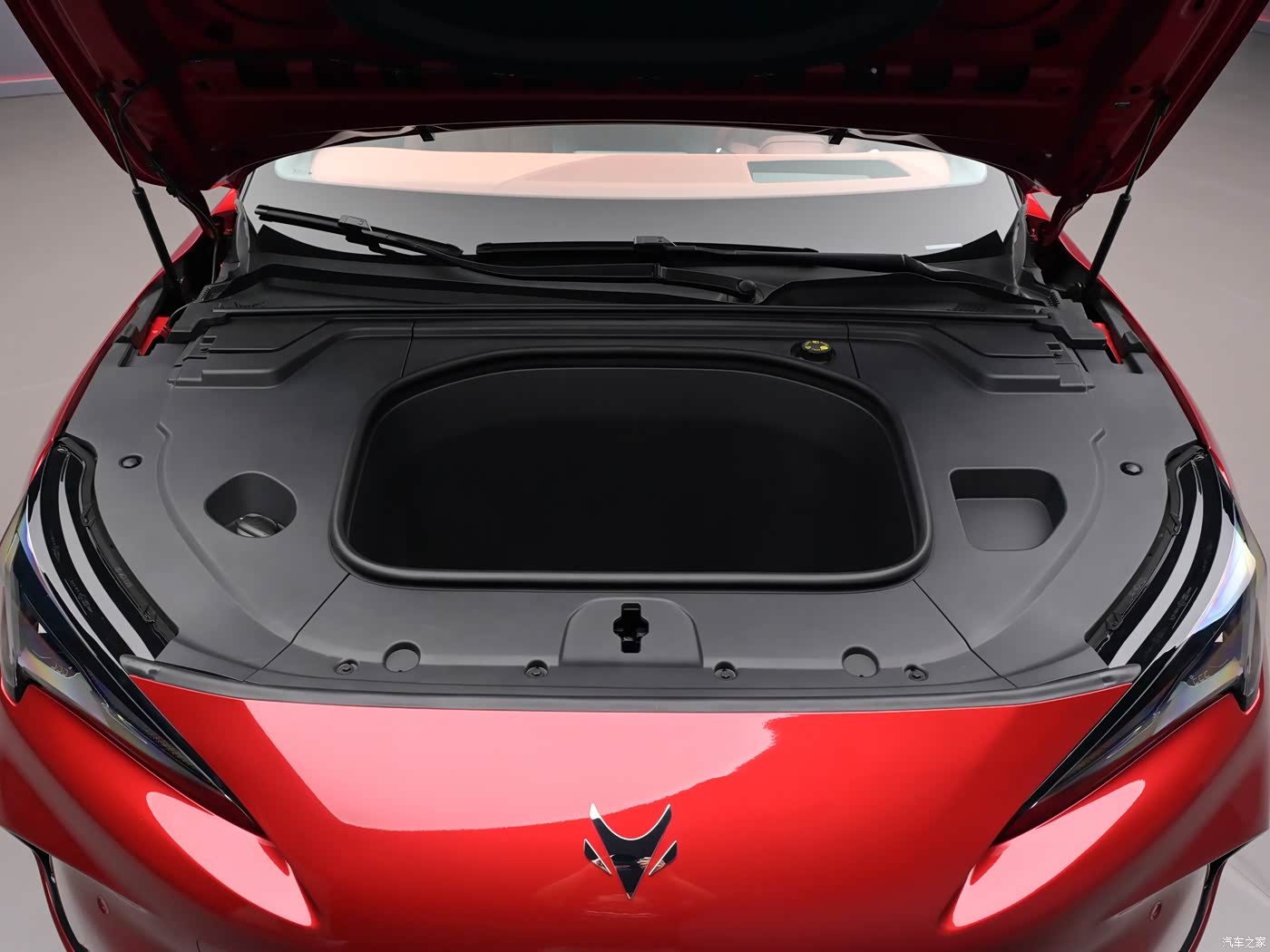 Arcfox Alpha S5 MY2027 EV — экстерьер, front trunk