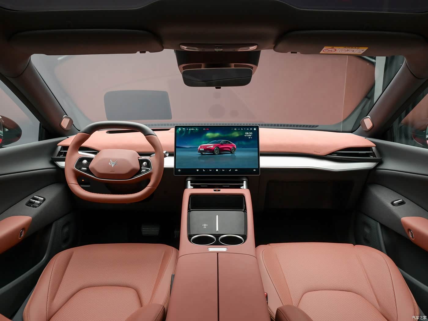 Arcfox Alpha S5 MY2027 EV — главное фото модели, интерьер, передняя панель