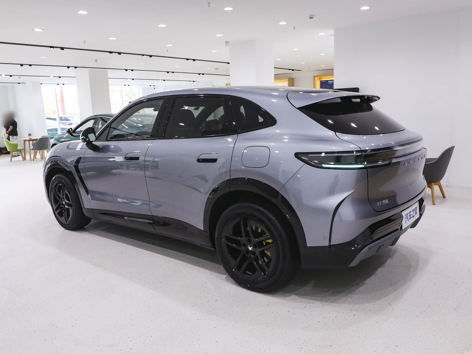 Arcfox Alpha T7 EV / EREV 2026 — экстерьер, вид сзади 3/4, рынок China announcement