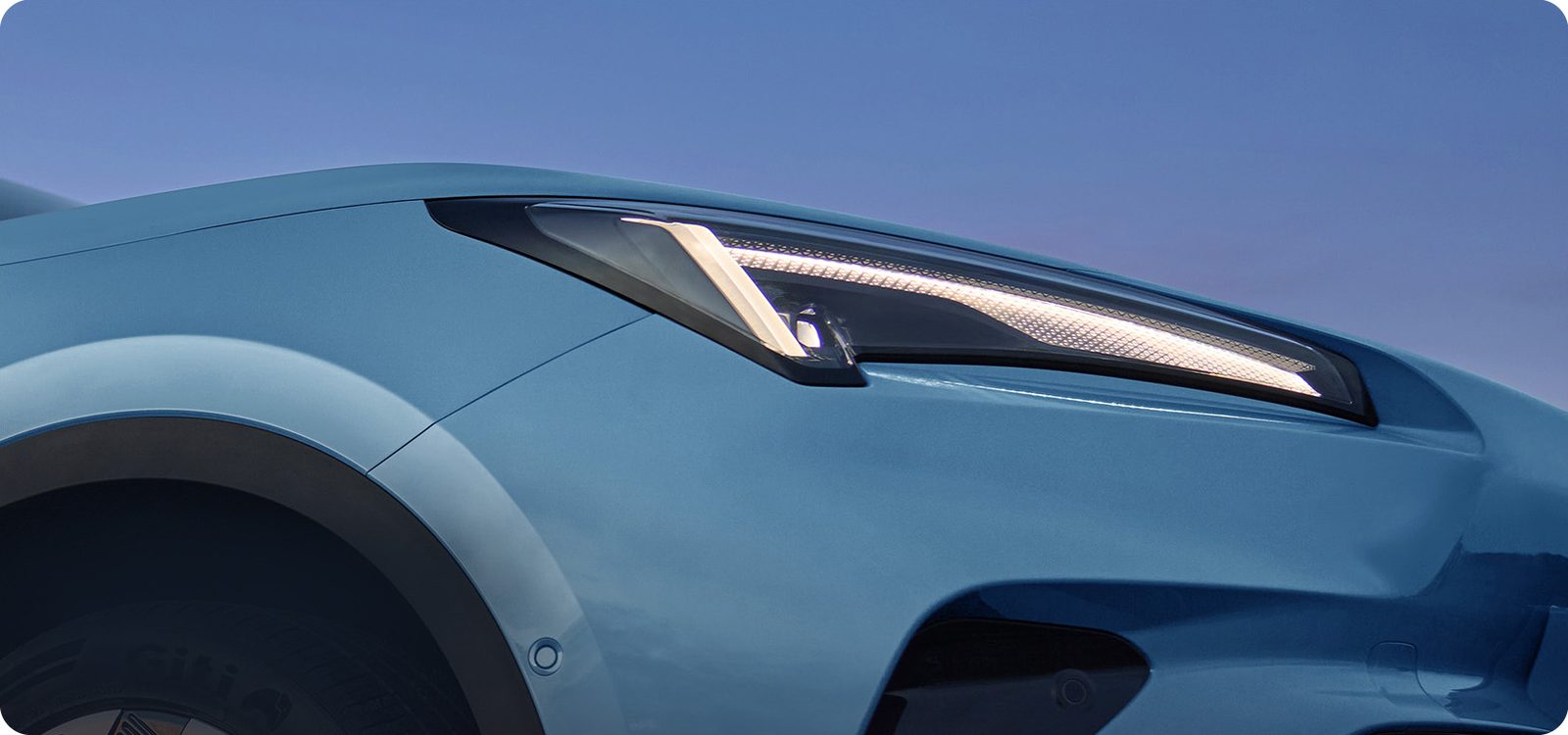 Arcfox Alpha T5 EREV 2025 — экстерьер, headlight detail, рынок internal_mvp