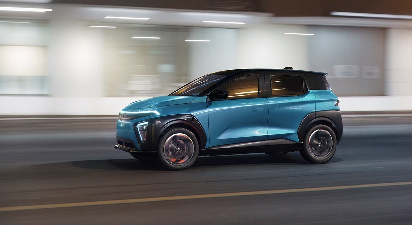 Atom 2026 — экстерьер, side motion, рынок Russia pre-order