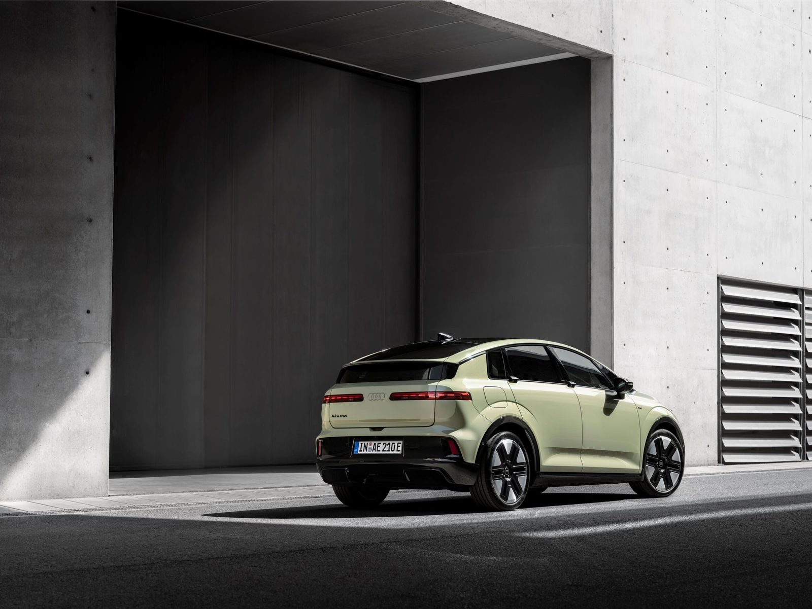 Audi A2 e-tron 2026 — экстерьер, вид сзади 3/4, рынок Europe announced