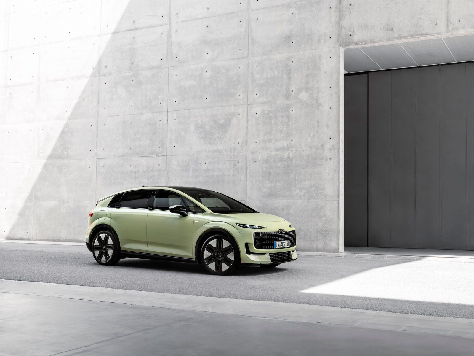 Audi A2 e-tron 2026 — экстерьер, вид спереди 3/4, рынок Europe announced