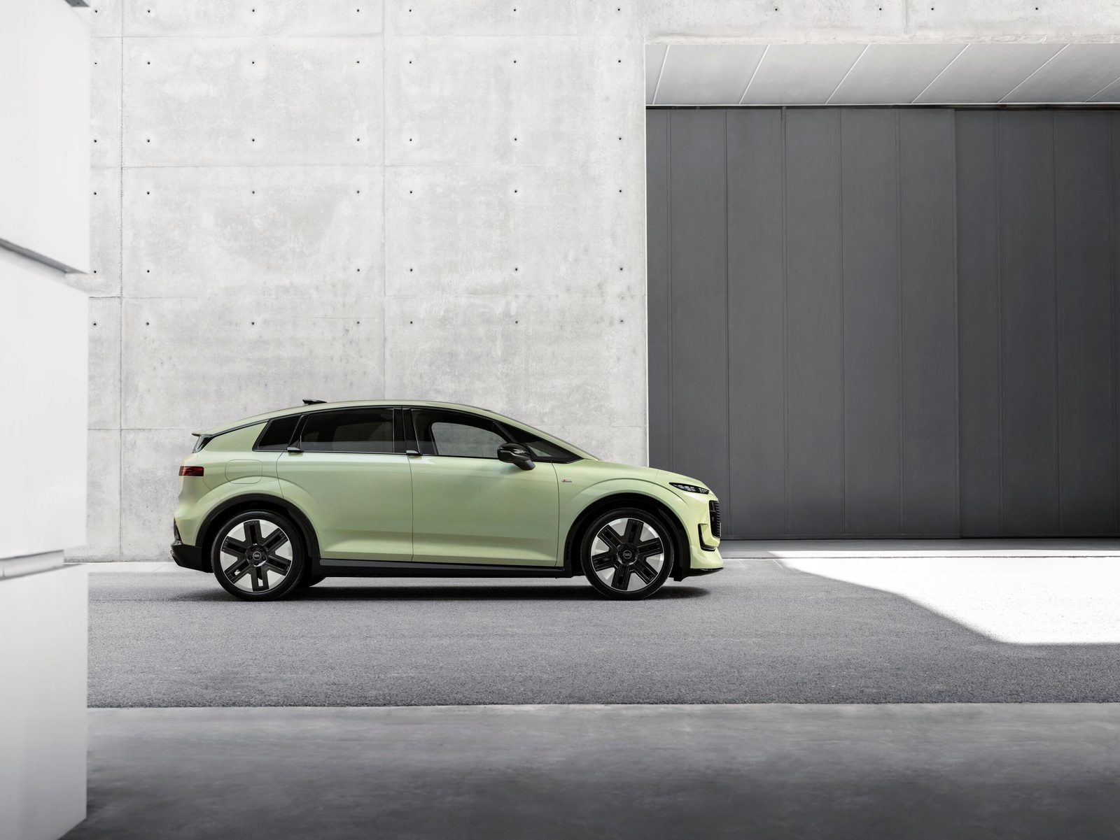 Audi A2 e-tron 2026 — экстерьер, вид сбоку, рынок Europe announced
