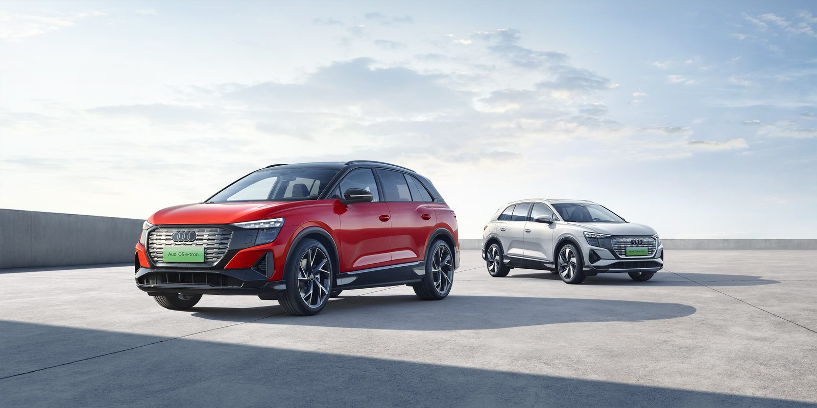 Audi Q5 e-tron China 2022 — экстерьер, front 3q two color saic official, рынок internal_mvp