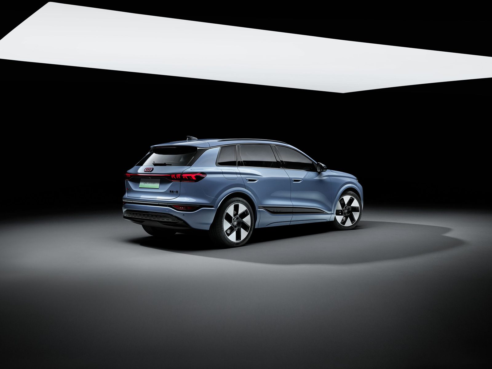 Audi Q6L e-tron China 2025 — экстерьер, вид сзади 3/4, рынок internal_mvp
