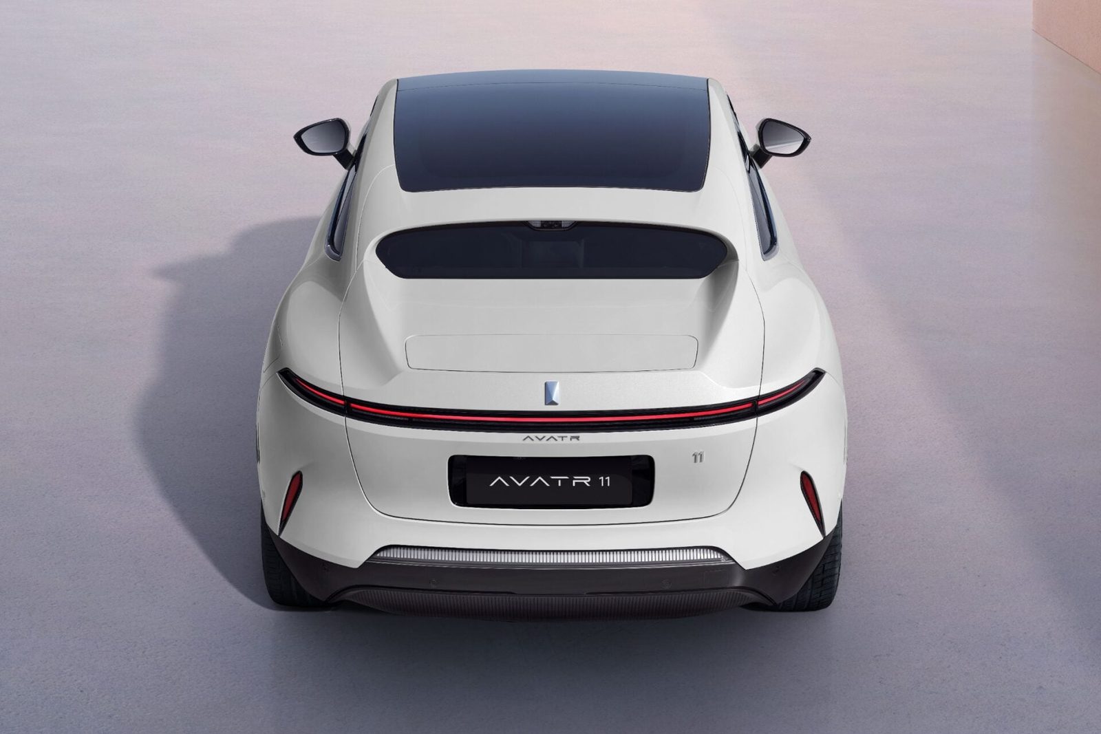 Avatr 11 EREV 2025 — экстерьер, вид сзади 3/4, рынок Thailand/import