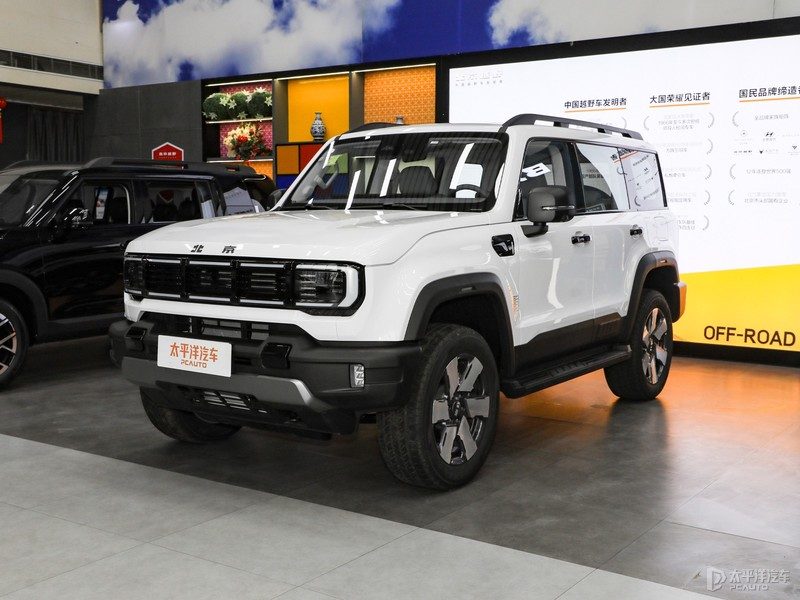 BAIC / Beijing BJ40e EREV 2025 — экстерьер, вид спереди 3/4