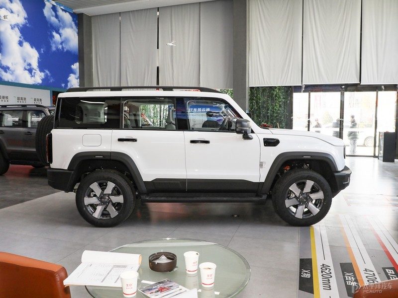 BAIC / Beijing BJ40e EREV 2025 — экстерьер, вид сбоку
