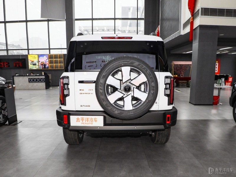 BAIC / Beijing BJ40e EREV 2025 — экстерьер, вид сзади