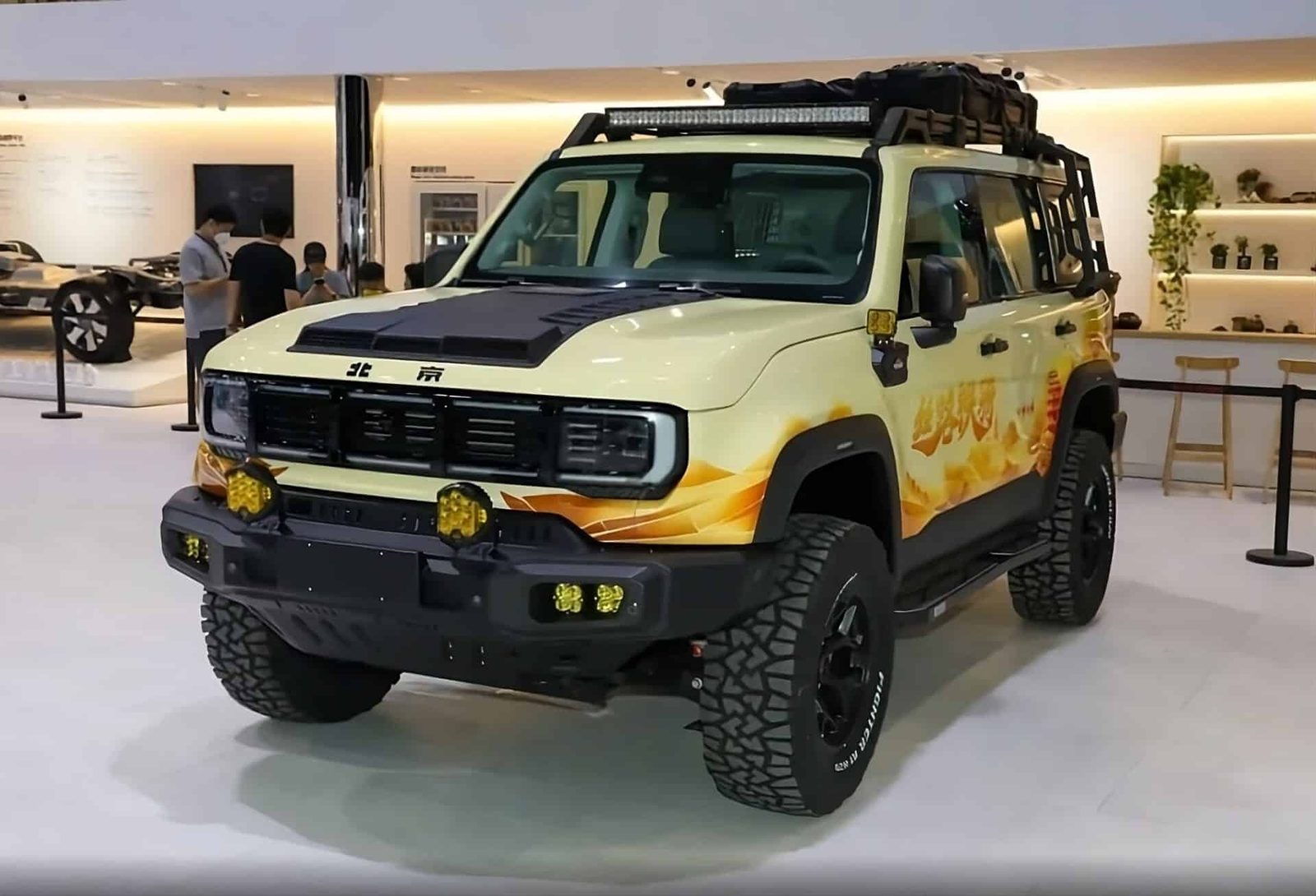 BAIC / Beijing BJ40e EREV 2025 — экстерьер, вид спереди 3/4, рынок internal_mvp