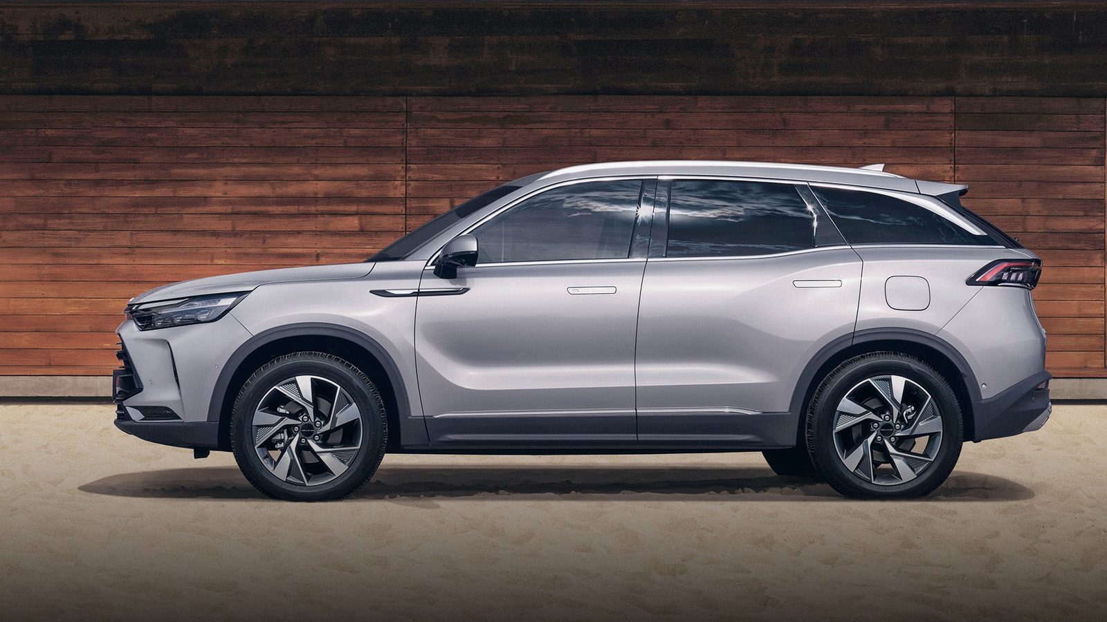 BAIC / Beijing EU7 2022 — экстерьер, вид сбоку, рынок internal_mvp