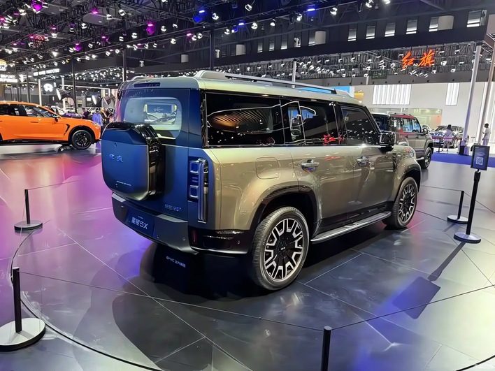 BAIC / Beijing Xingtan 5X 2026 — экстерьер, rear three quarter show, рынок China 2026 debut / MIIT EV and PHEV reference