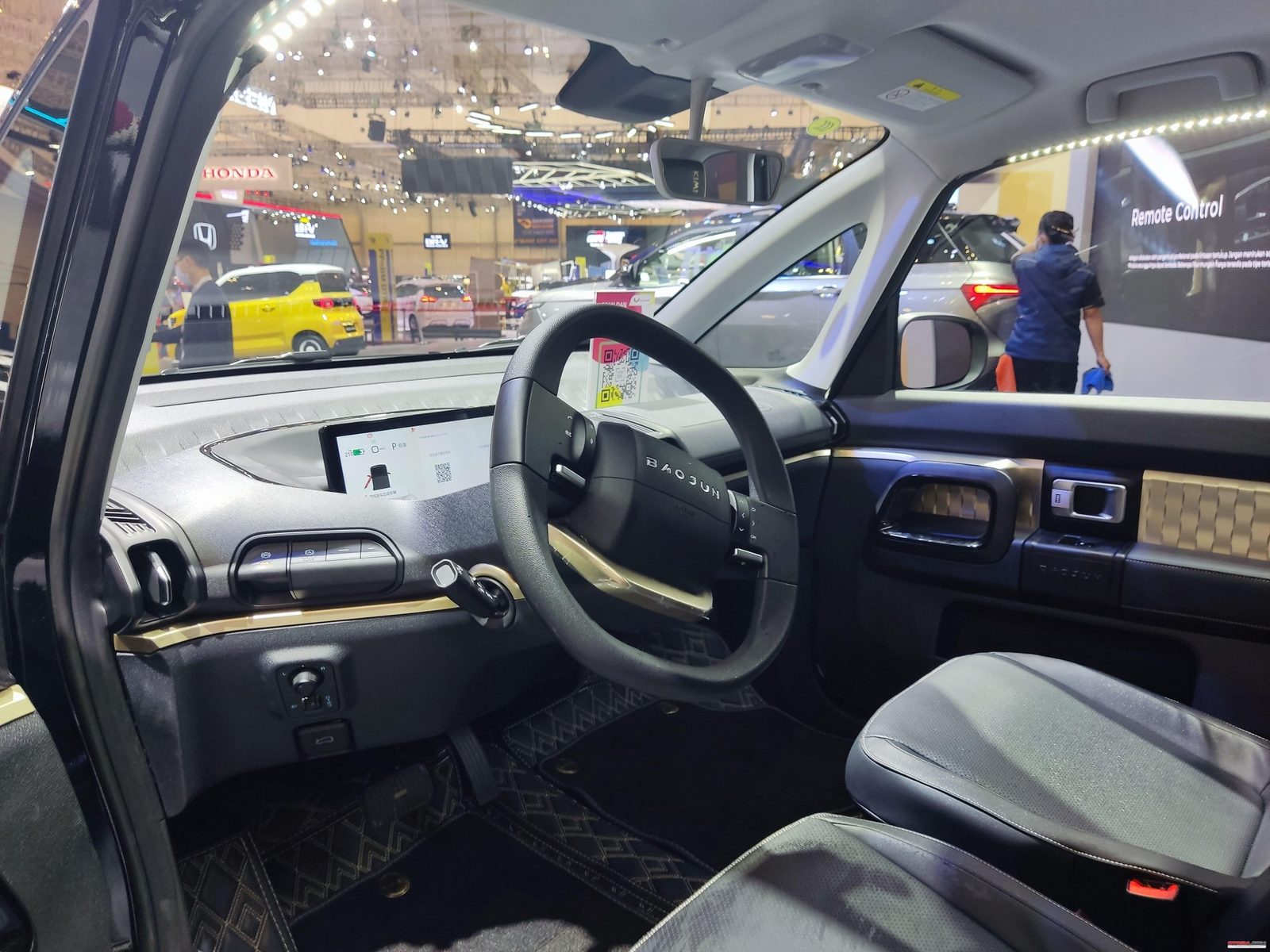 Baojun KiWi EV 2021 — главное фото модели, интерьер, передняя панель, рынок internal_mvp