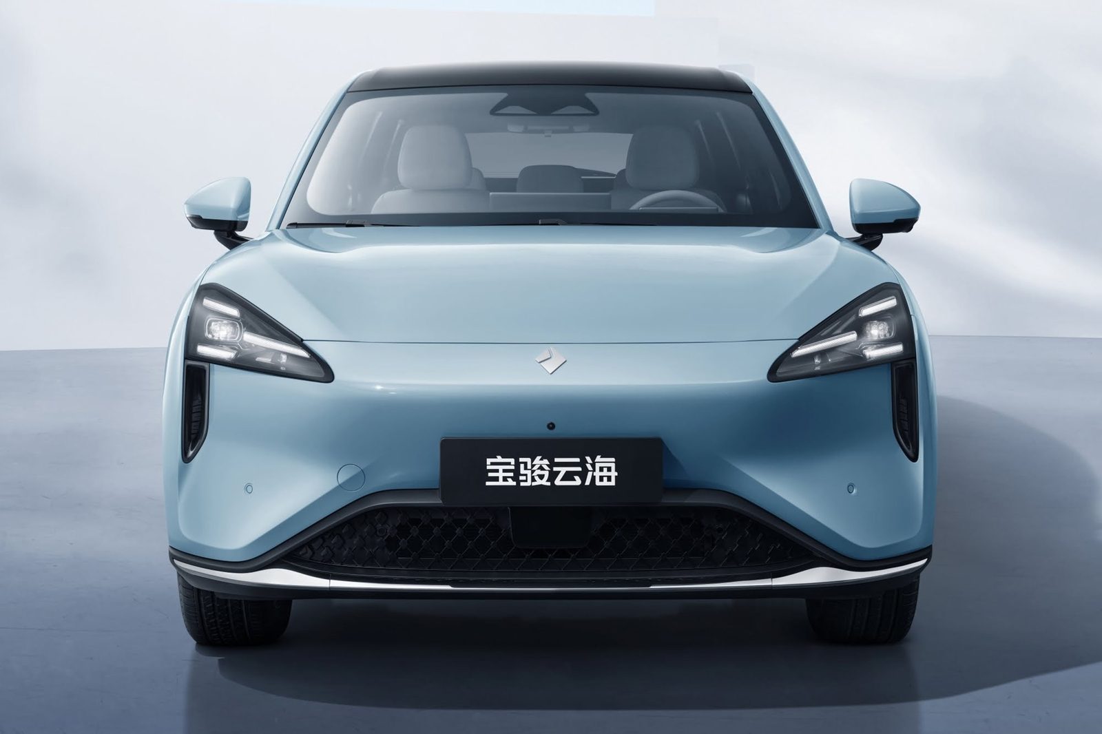 Baojun Yunhai EV 2026 — главное фото модели, экстерьер, вид спереди 3/4, рынок internal_mvp