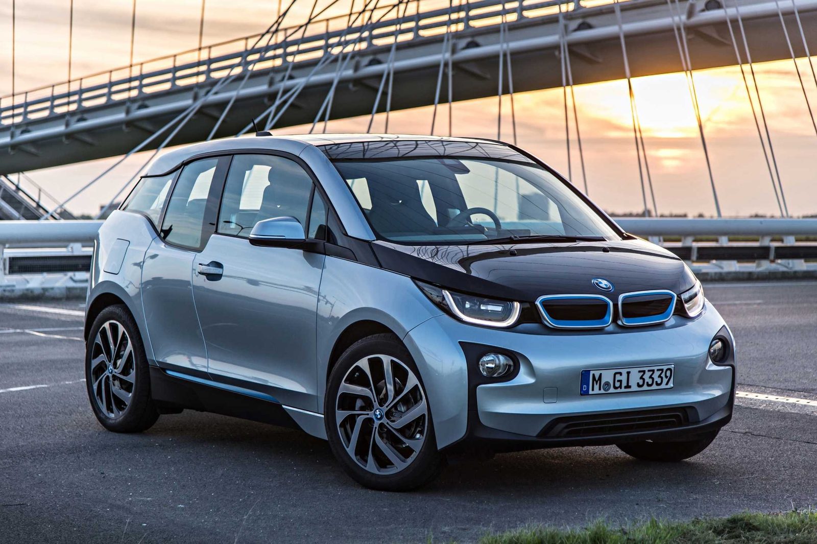 BMW i3 China 2026 — экстерьер, вид сбоку, рынок internal_mvp
