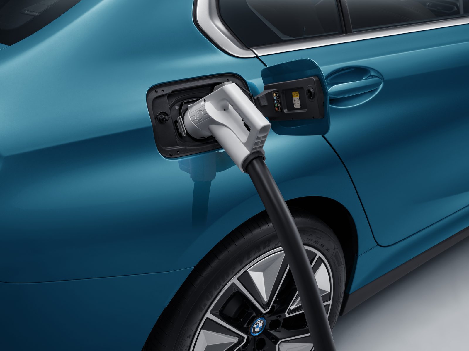 BMW i3 China 2022 — экстерьер, charge port, рынок China OEM
