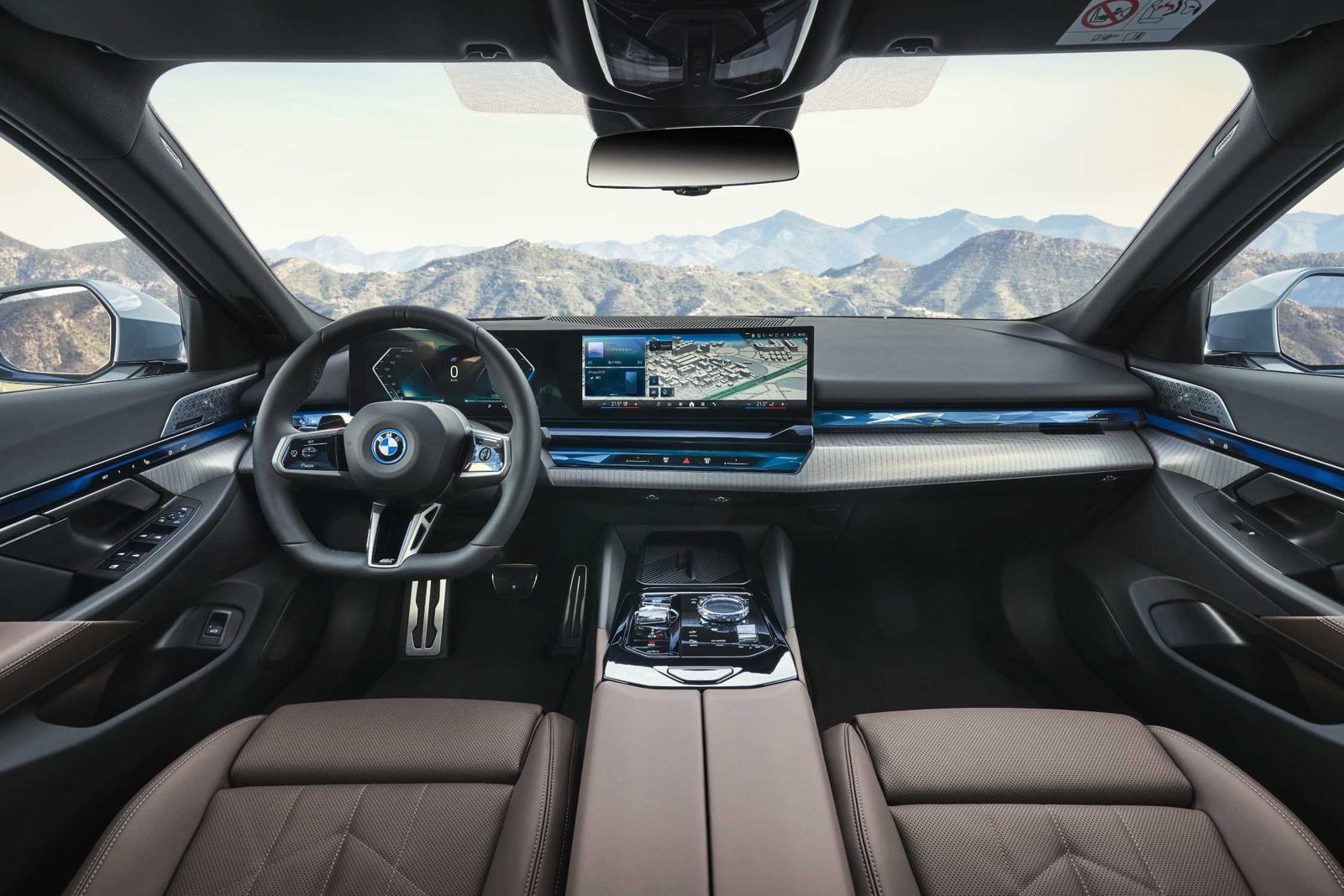 BMW i5 L China 2026 — интерьер, второй ряд сидений, рынок internal_mvp