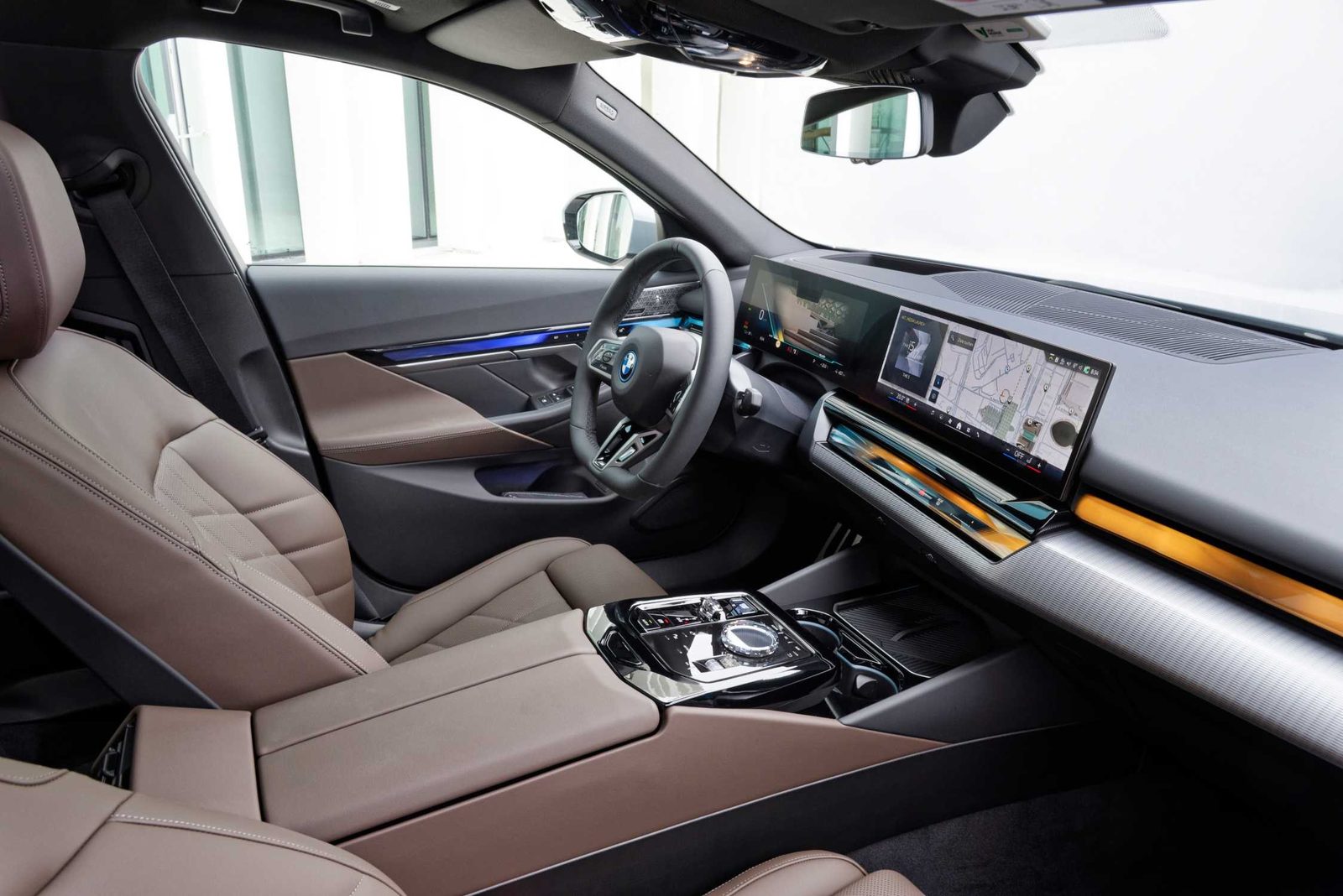 BMW i5 L China 2026 — интерьер, второй ряд сидений, рынок internal_mvp