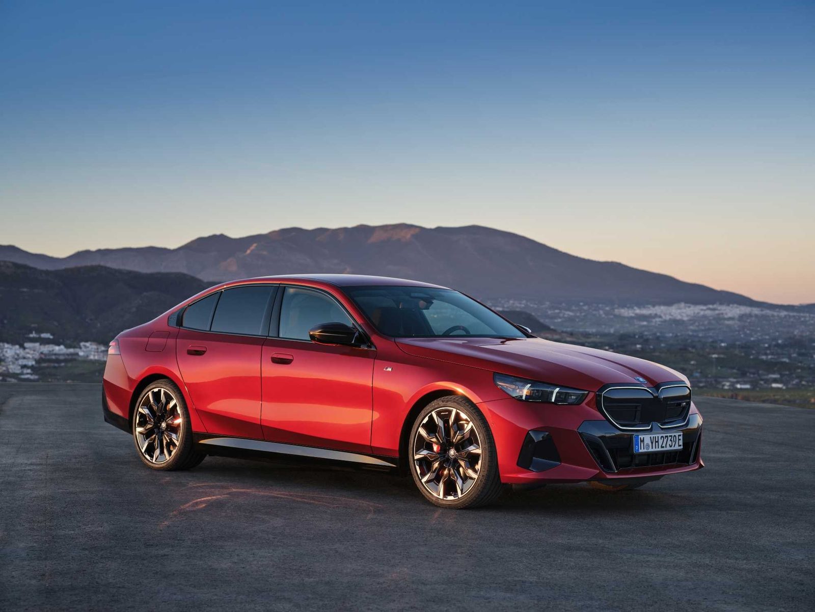 BMW i5 M60 xDrive Import China 2026 — экстерьер, вид сбоку, рынок internal_mvp