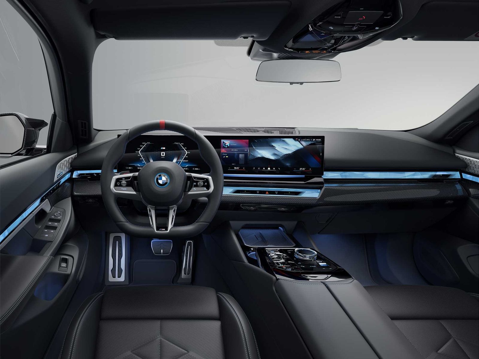 BMW i5 M60 xDrive Import China 2026 — интерьер, второй ряд сидений, рынок internal_mvp