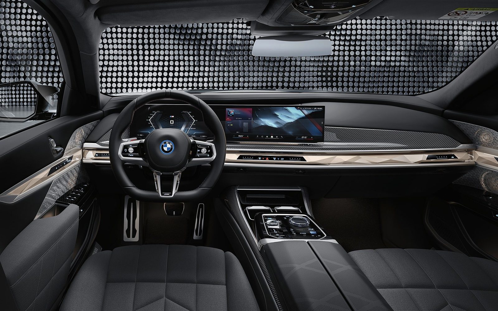 BMW i7 China 2026 — интерьер, второй ряд сидений, рынок internal_mvp