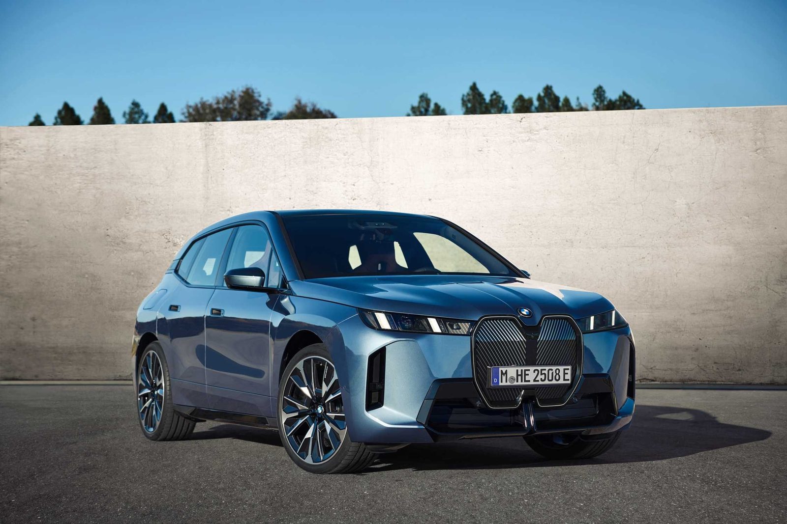 BMW iX China 2023 — экстерьер, вид сбоку, рынок internal_mvp