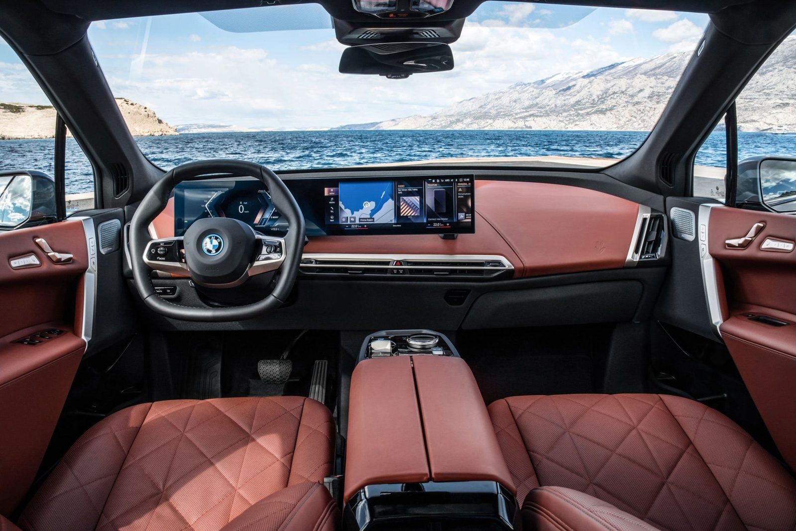BMW iX China 2023 — интерьер, второй ряд сидений, рынок internal_mvp
