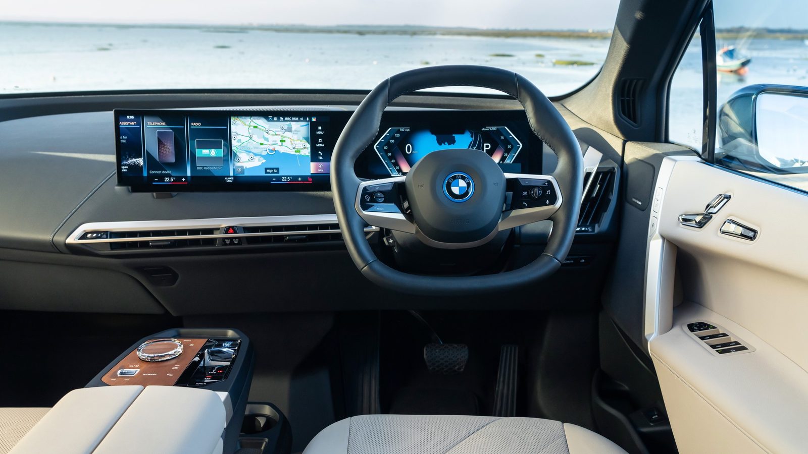 BMW iX China 2023 — интерьер, второй ряд сидений, рынок internal_mvp
