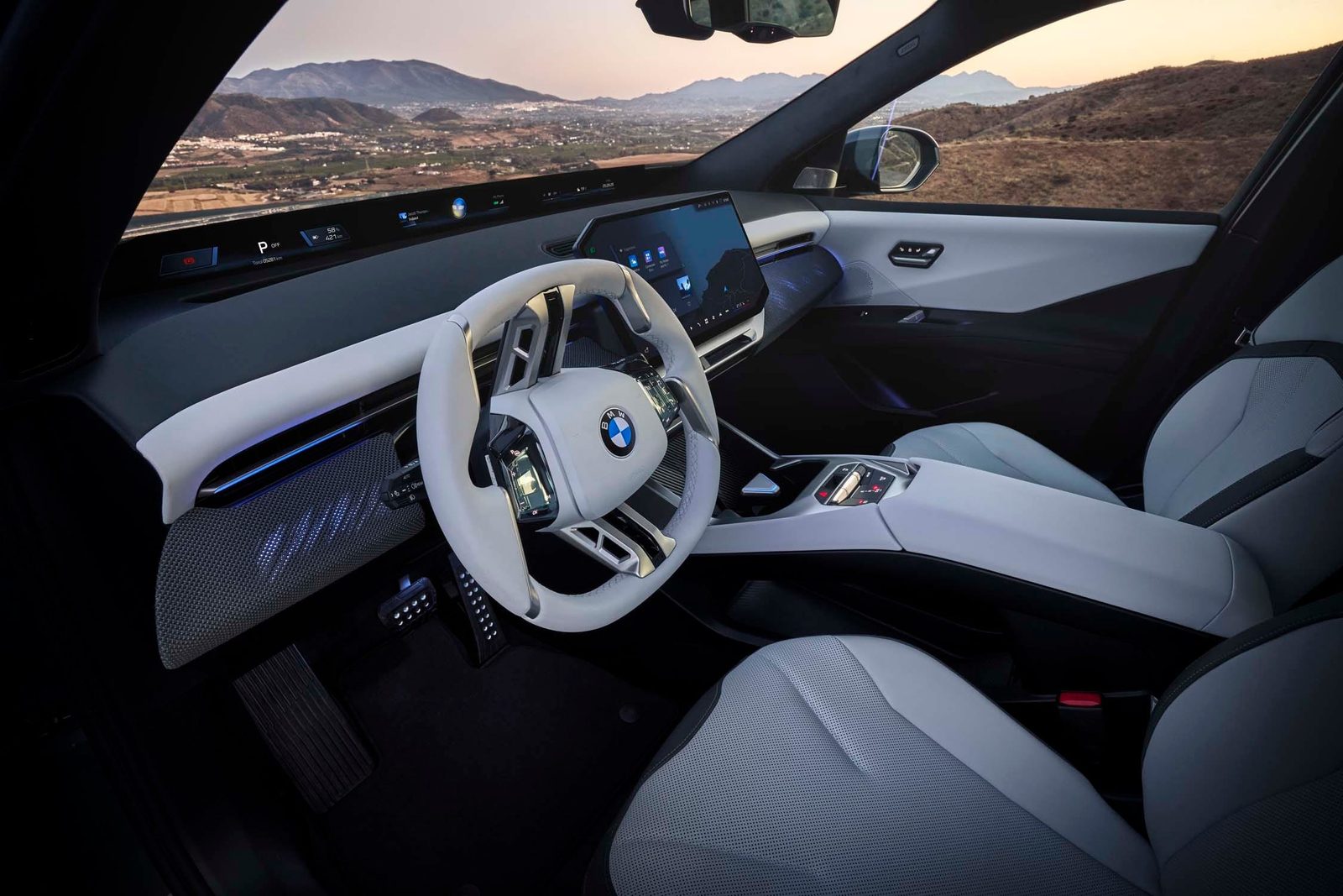 BMW iX3 China 2024 — интерьер, второй ряд сидений, рынок internal_mvp