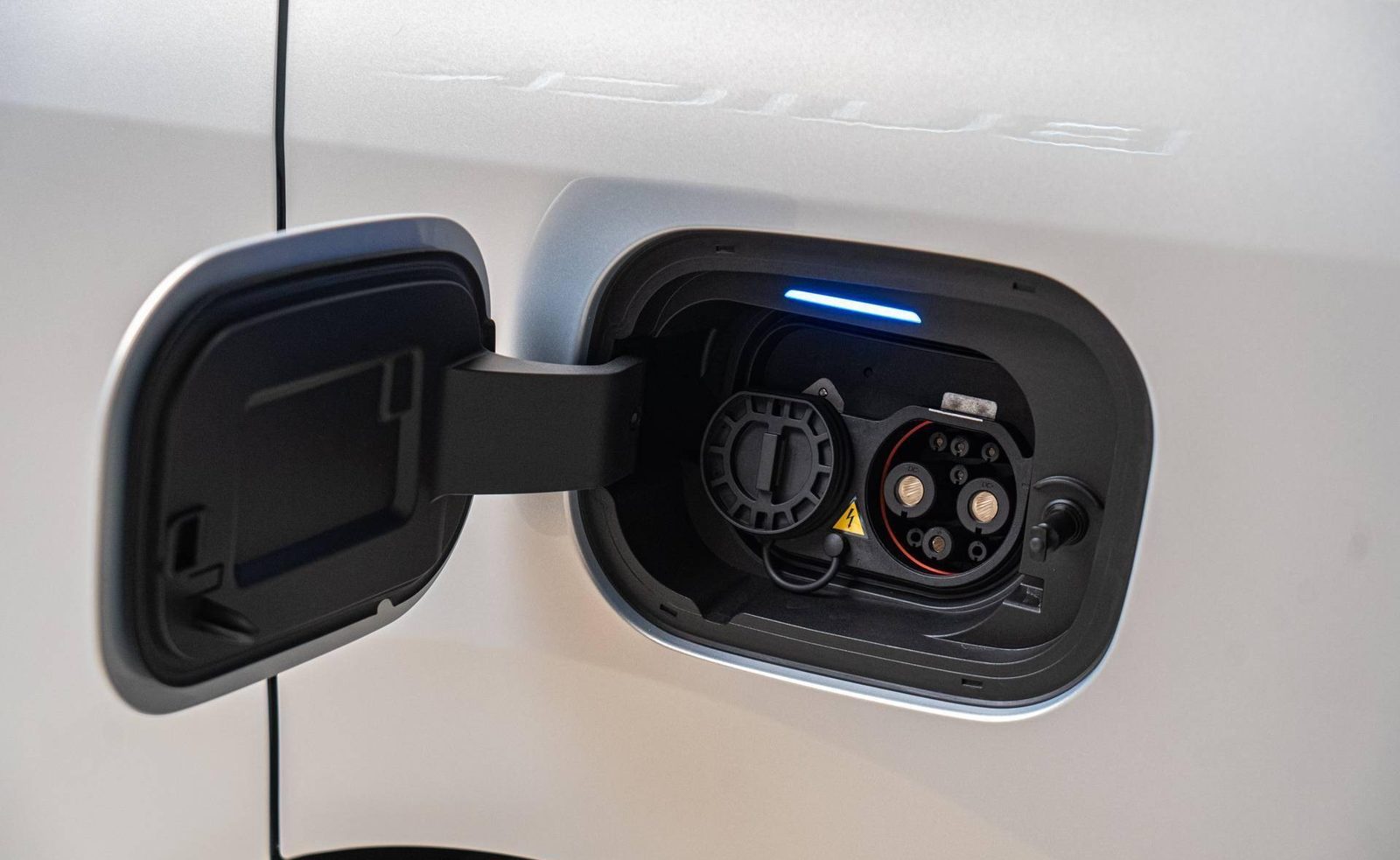 Buick Zhijing Shijia PHEV 2026 — экстерьер, charge port, рынок China launch media