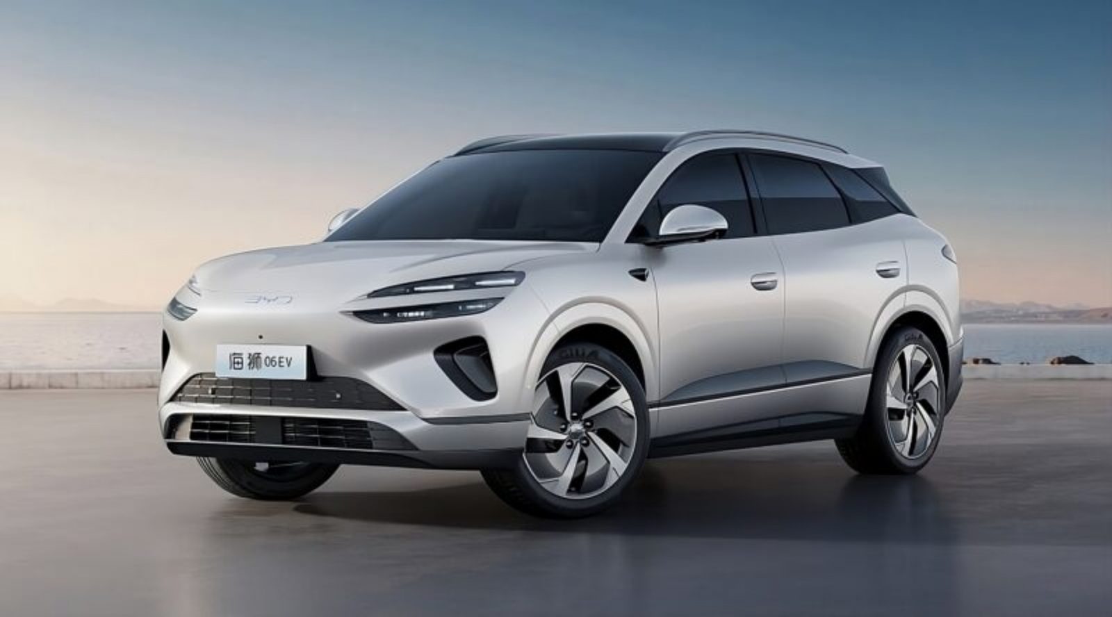 BYD Sealion 06 DM-i 2026 — экстерьер, вид спереди 3/4, рынок China
