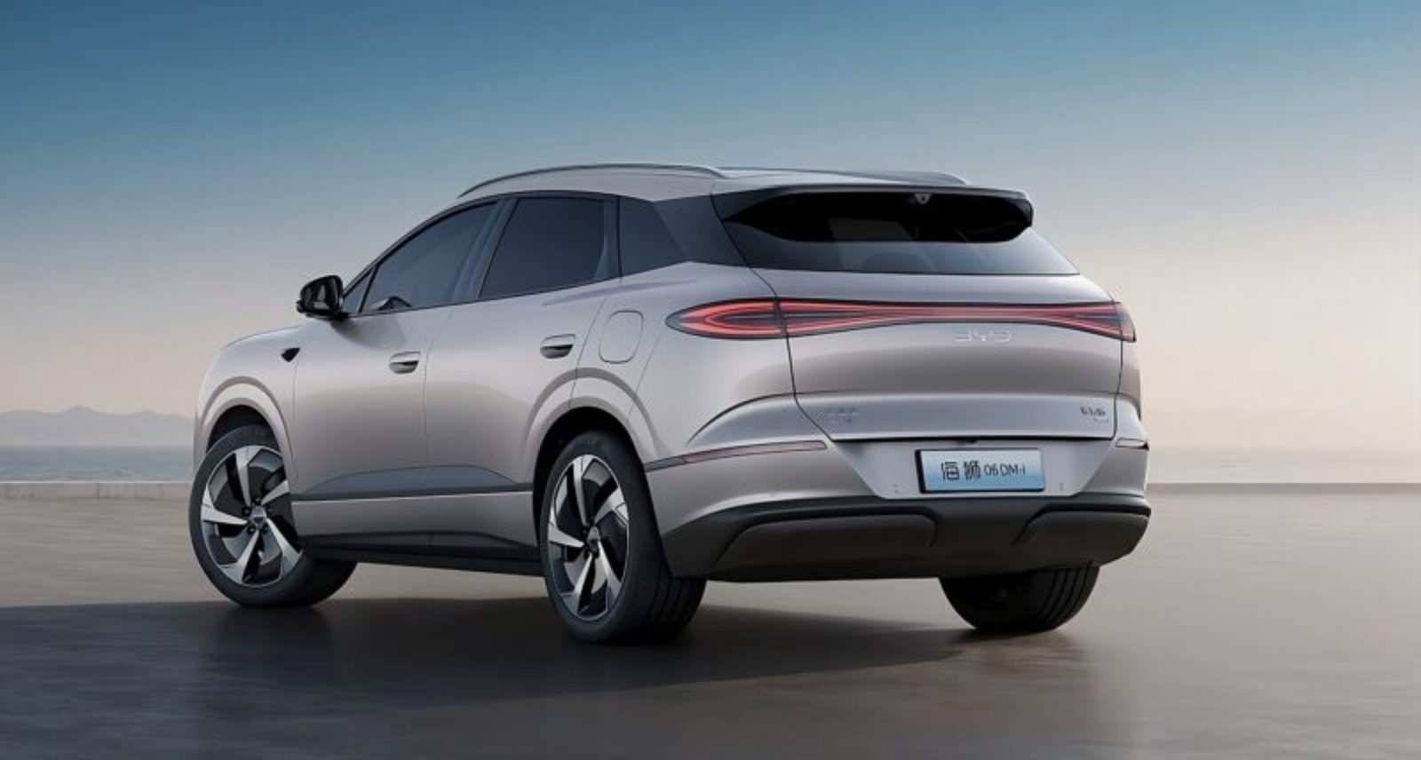 BYD Sealion 06 DM-i 2026 — экстерьер, вид сзади 3/4, рынок China