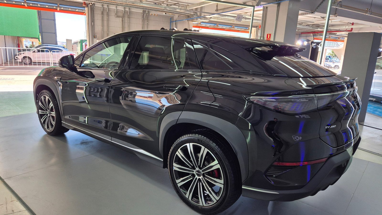 BYD Sealion 07 EV 2024 — экстерьер, вид сбоку, рынок internal_mvp