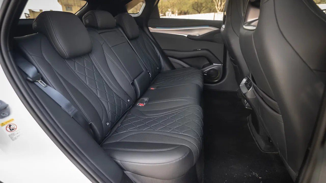 BYD Sealion 07 EV 2024 — интерьер, второй ряд сидений, рынок internal_mvp