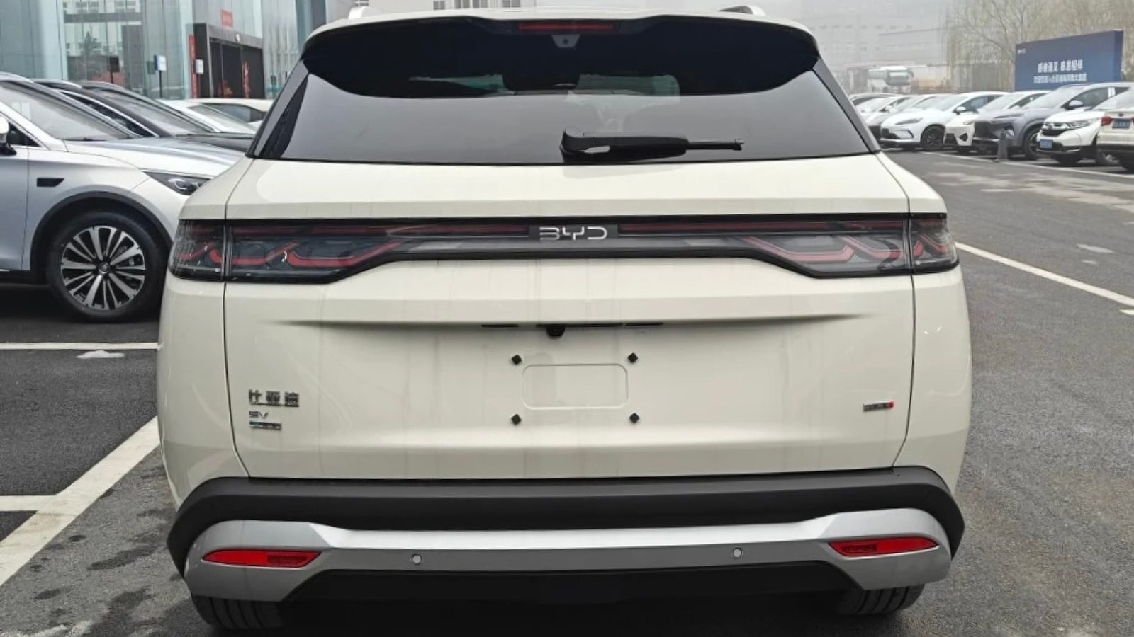 BYD Song Ultra EV 2026 — экстерьер, вид сзади, рынок internal_mvp