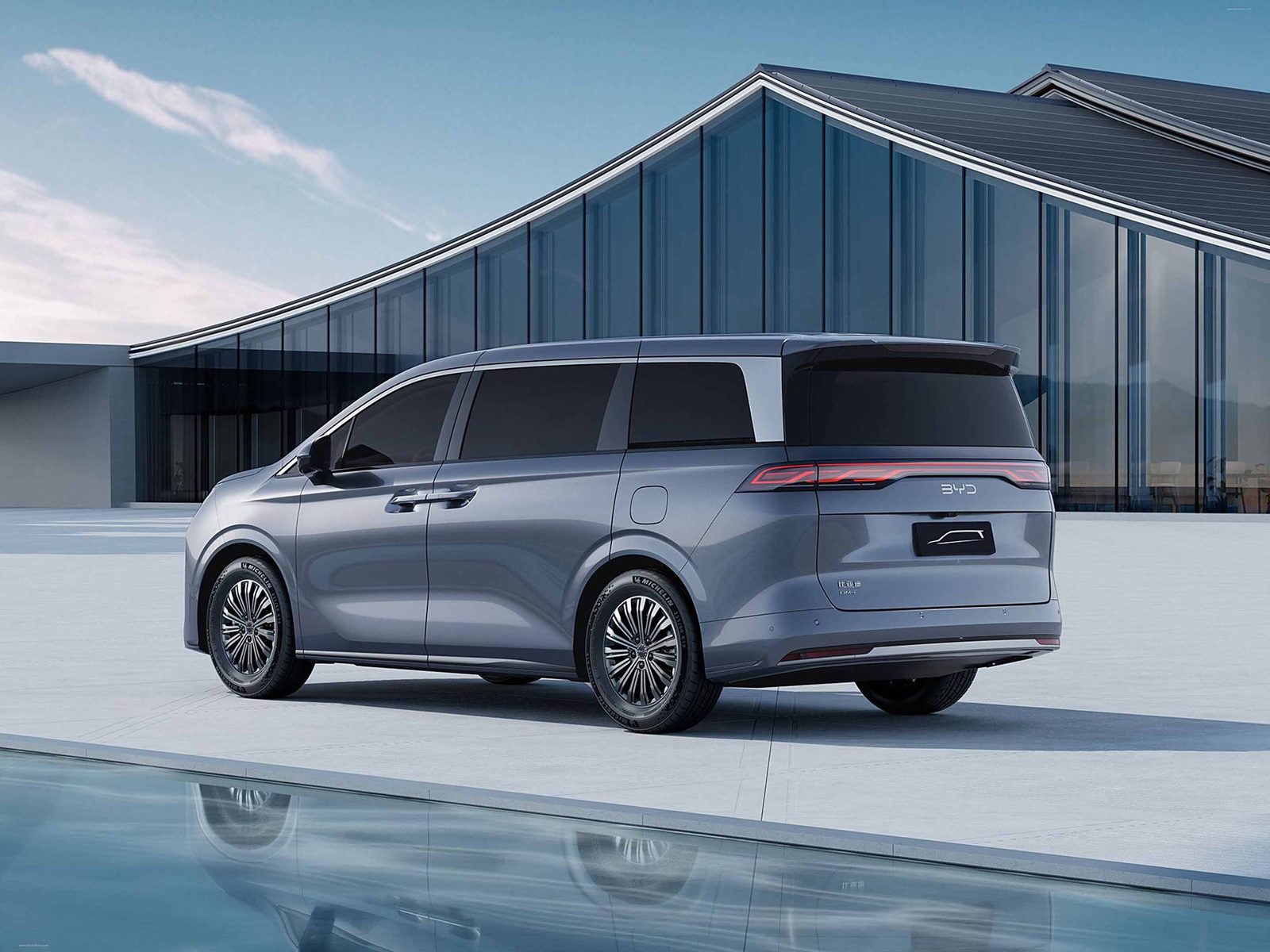 BYD Xia DM-i 2025 — экстерьер, вид сбоку, рынок internal_mvp