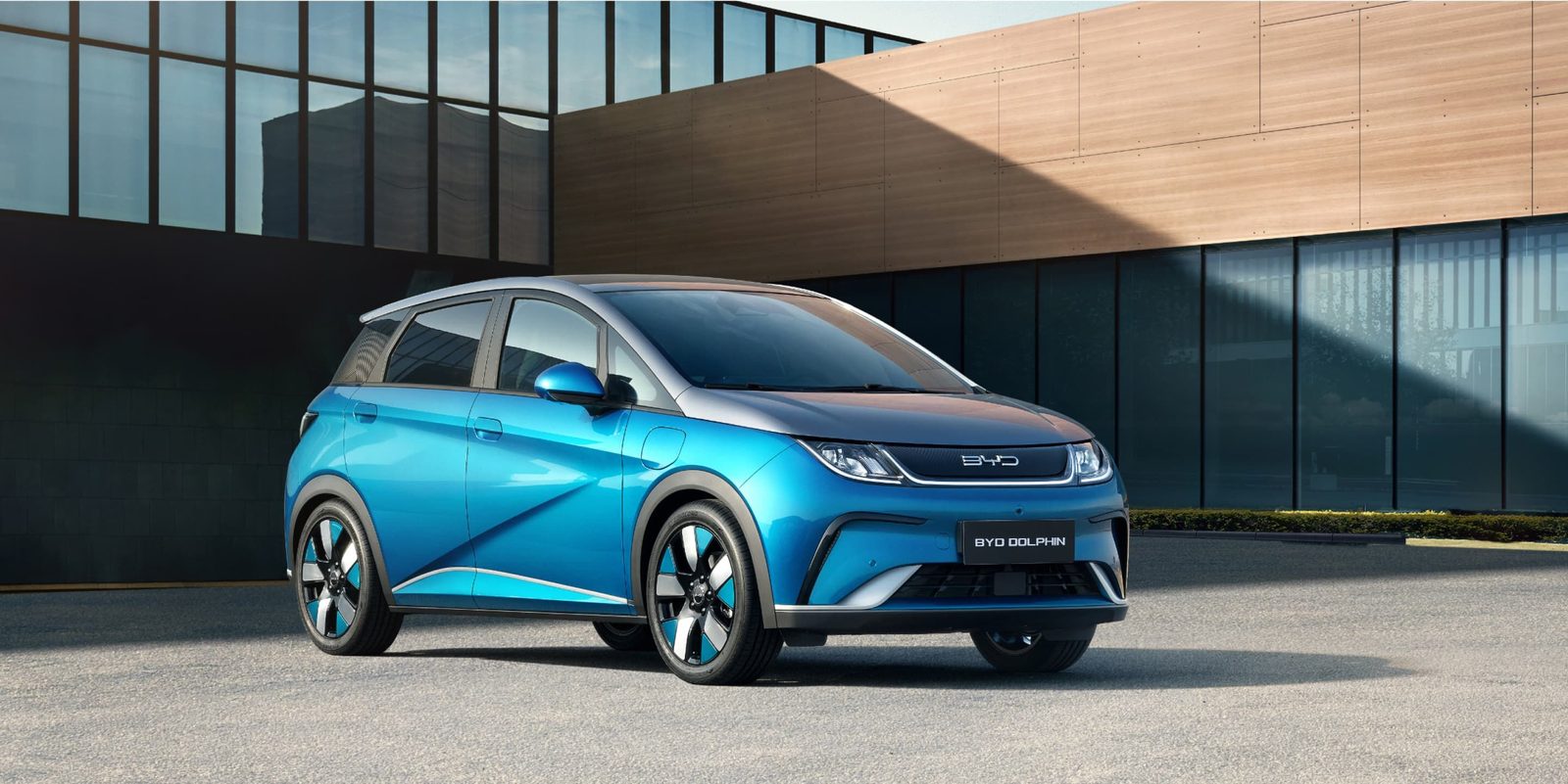 BYD Dolphin EV 2021 — экстерьер, вид спереди 3/4, рынок Europe