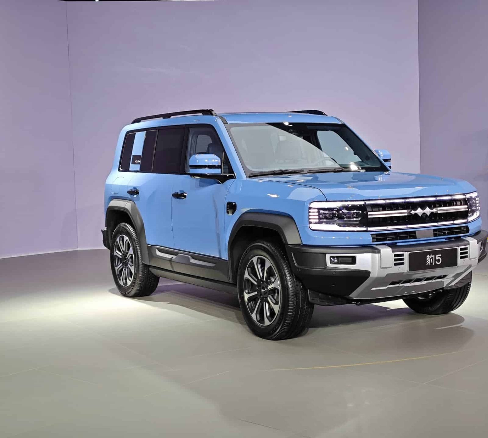 BYD FangChengBao Bao 5 / Leopard 5 2023 — экстерьер, вид сбоку, рынок internal_mvp