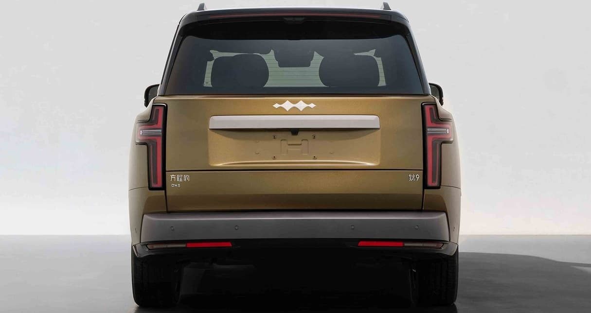 BYD Fang Cheng Bao Tai 9 PHEV 2026 — экстерьер, rear studio, рынок China 2026 reveal / PHEV
