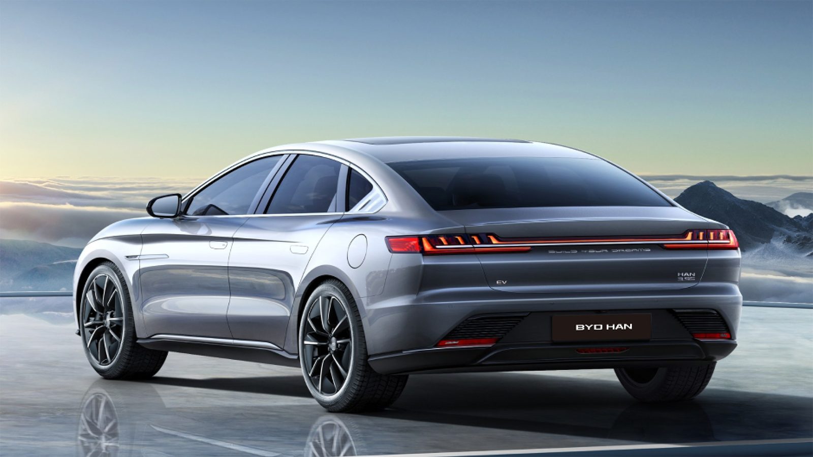 BYD Han EV 2025 — экстерьер, вид сбоку, рынок internal_mvp