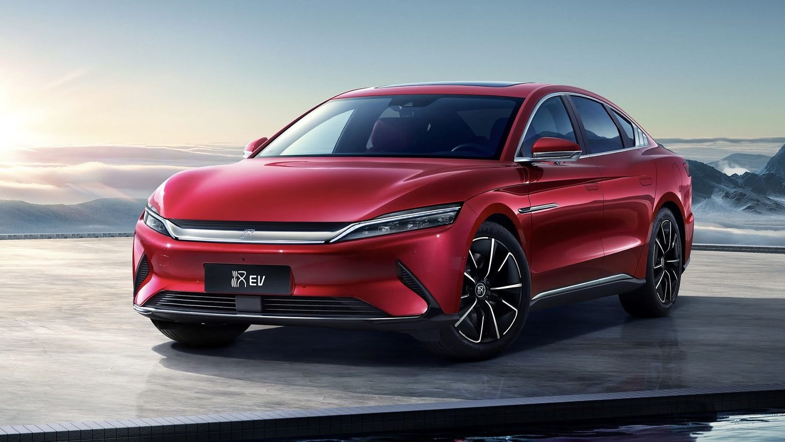BYD Han EV 2025 — главное фото модели, экстерьер, вид сбоку, рынок internal_mvp