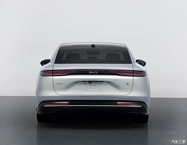 BYD Han Second Generation DM PHEV 2027 — экстерьер, вид сзади, рынок China