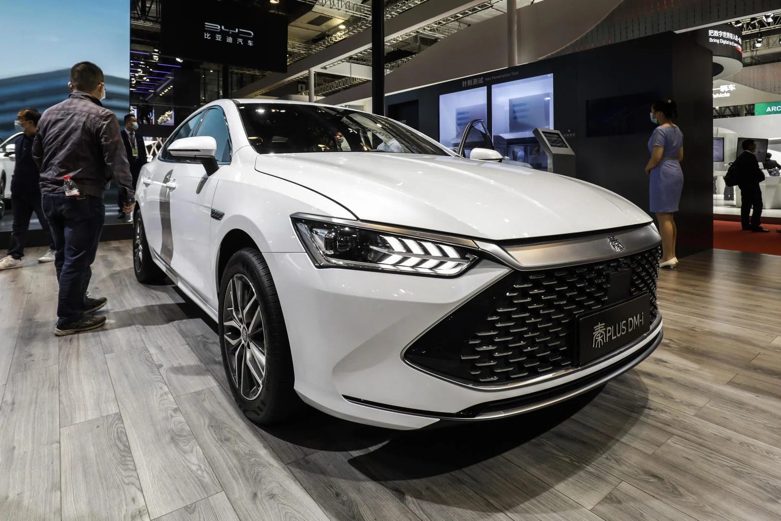 BYD Linghui M9 2026 — экстерьер, вид сбоку
