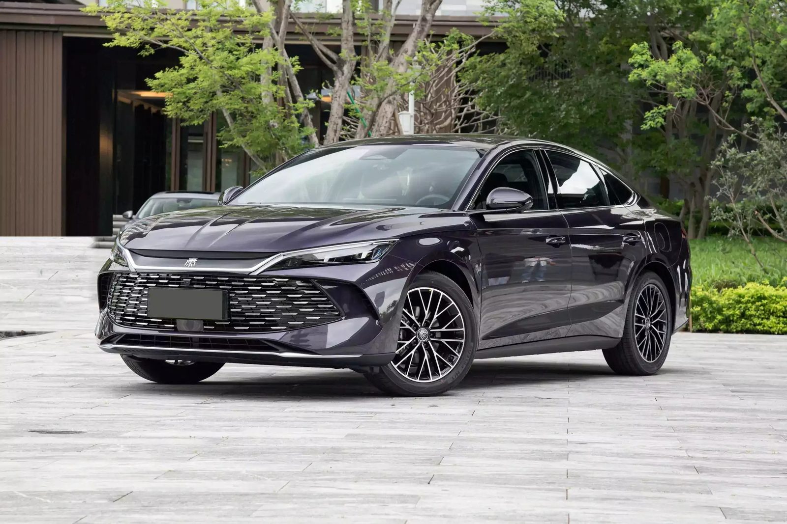 BYD Qin L DM-i 2024 — экстерьер, front 3q static, рынок china/reference
